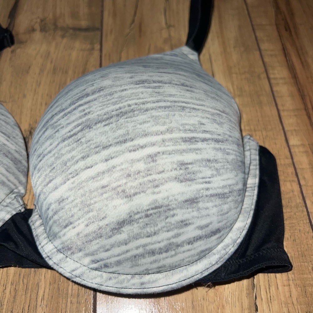 Pink bra - Picture 2 of 8